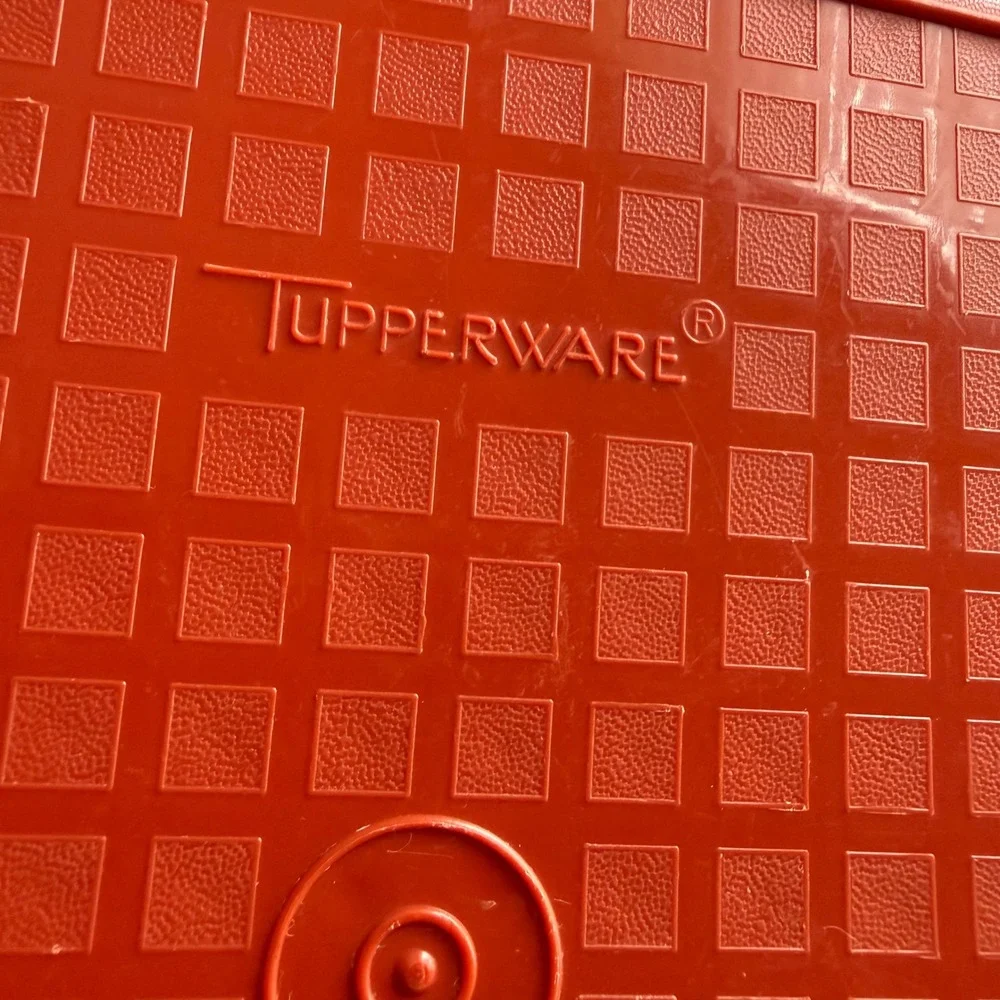 Vintage Tupperware Meat Marinade Server Paprika Red Almond Lid 1294 1295 Retro
